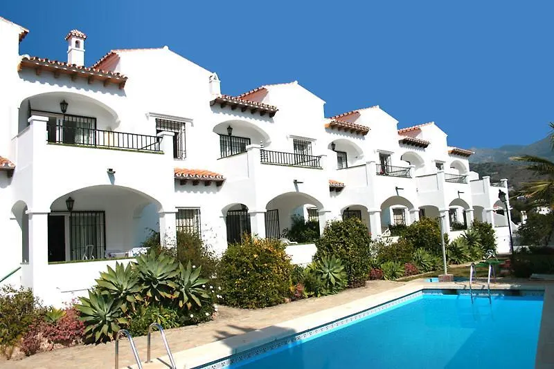 Apartamentos El Califa contacts